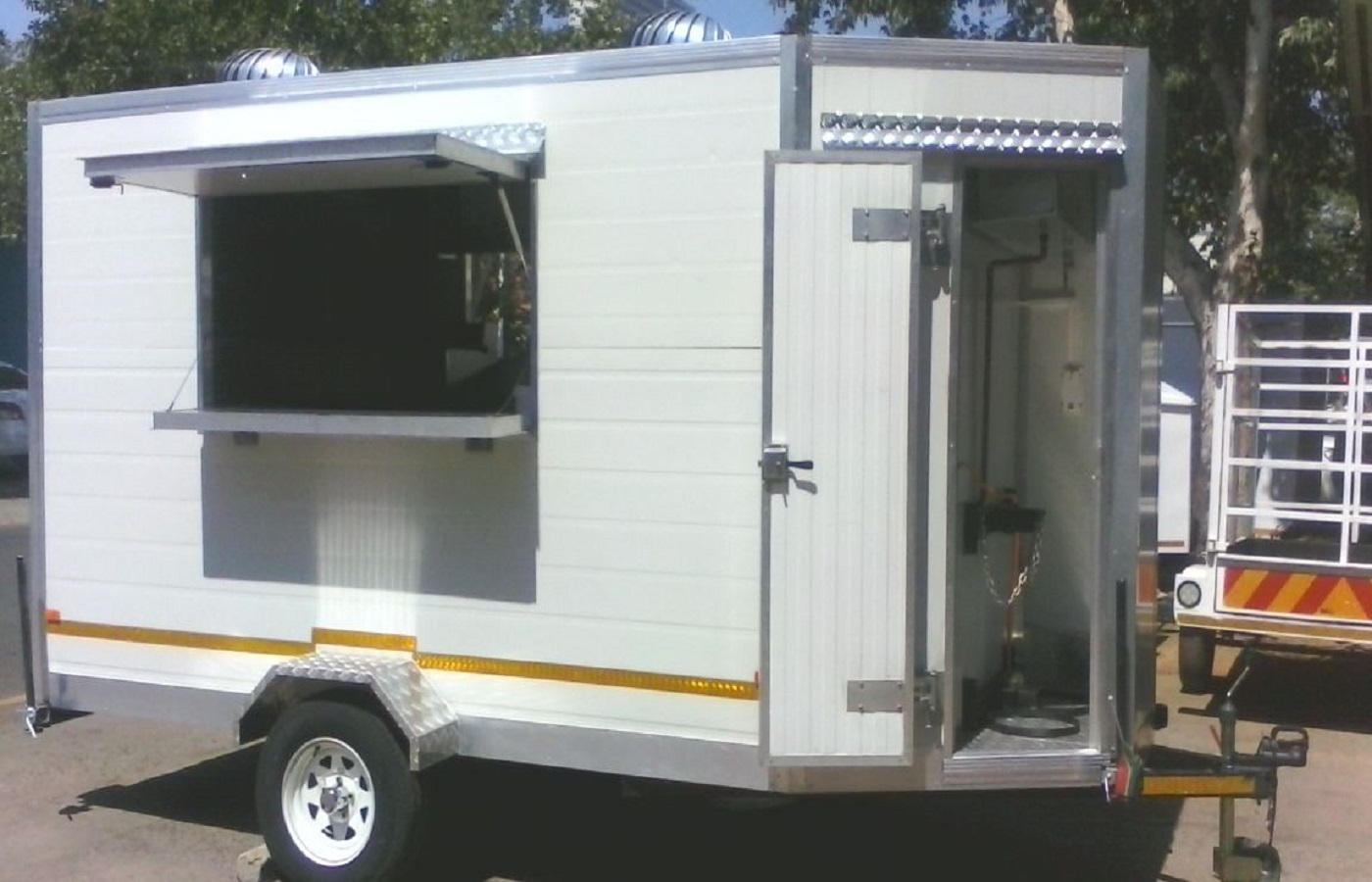 Mobile Kitchen 4M for sale