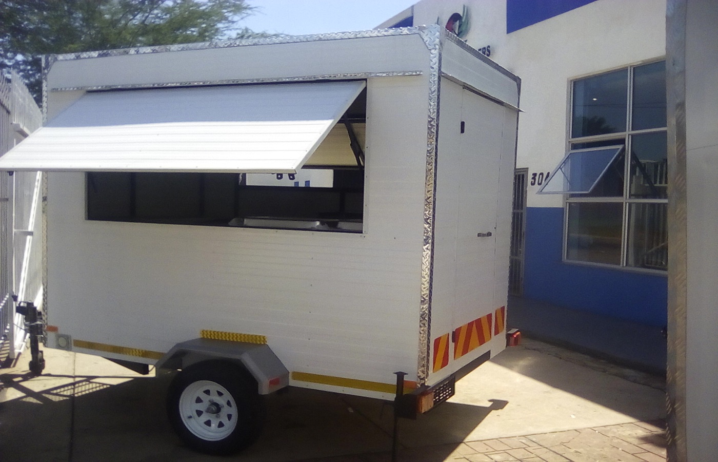 Msf Trailer Manufacturers Mobile Kitchens Mobile Kitchens For Sale Food Trailers Food Trailers For Sale Trailers For Sale Mobile Toilets Mobile Freezers Chicken Trailers Luggage Trailers Cold Rooms And Livestock Trailers